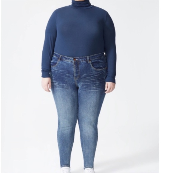 Universal Standard Turtleneck! Size Large (22/24) - Picture 6 of 7